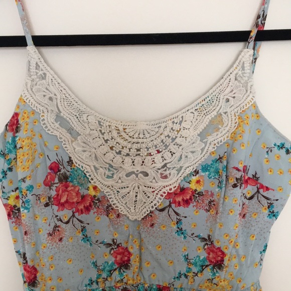 Cute floral dress - Picture 2 of 3